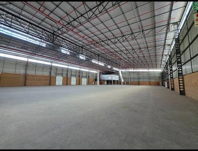 2,899M² WAREHOUSE TO LET IN AIRPORT PARK